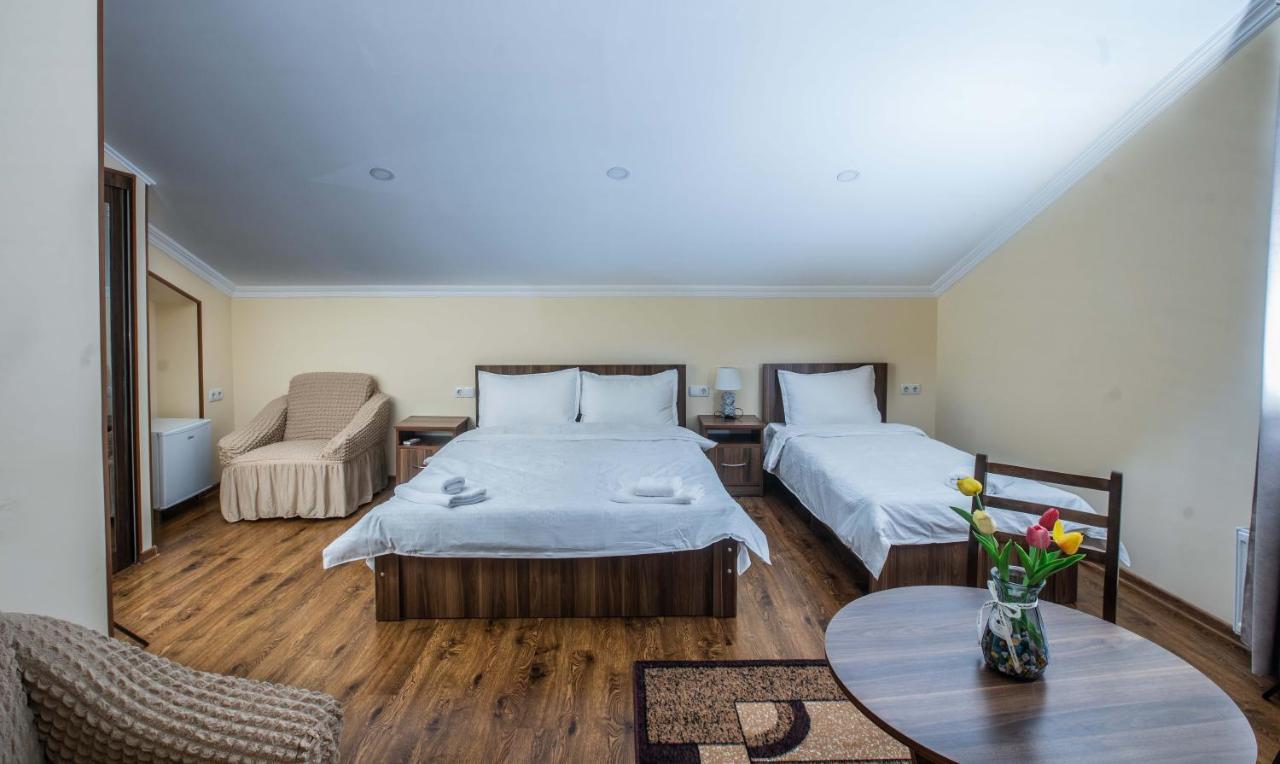 Telav Holl Hotel Telavi Eksteriør billede
