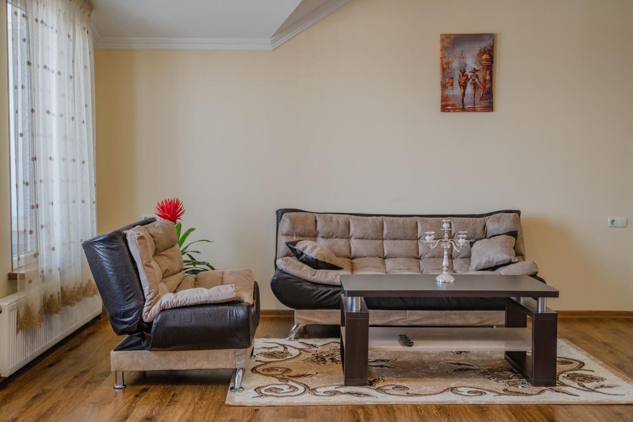 Telav Holl Hotel Telavi Eksteriør billede