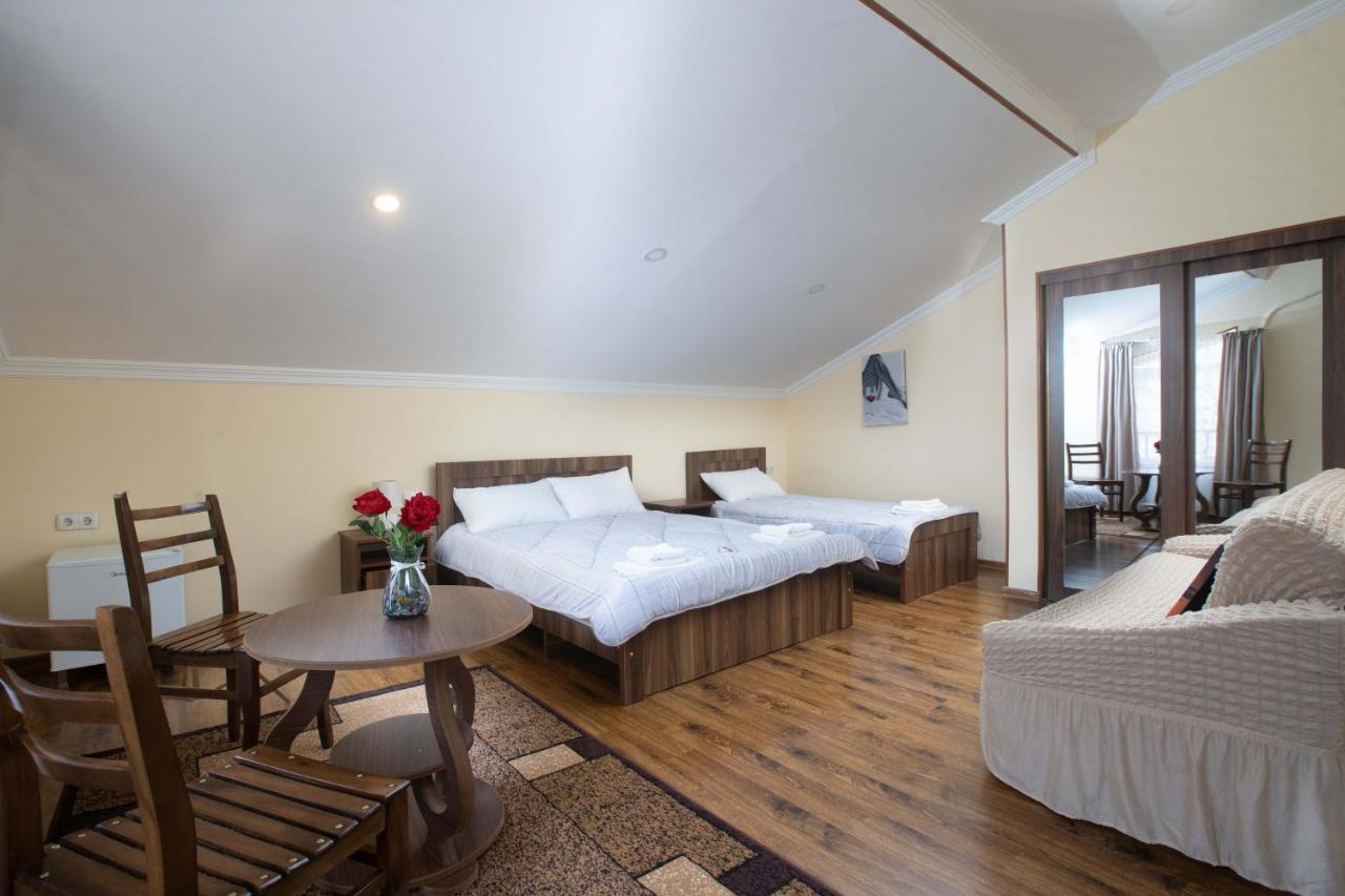 Telav Holl Hotel Telavi Eksteriør billede