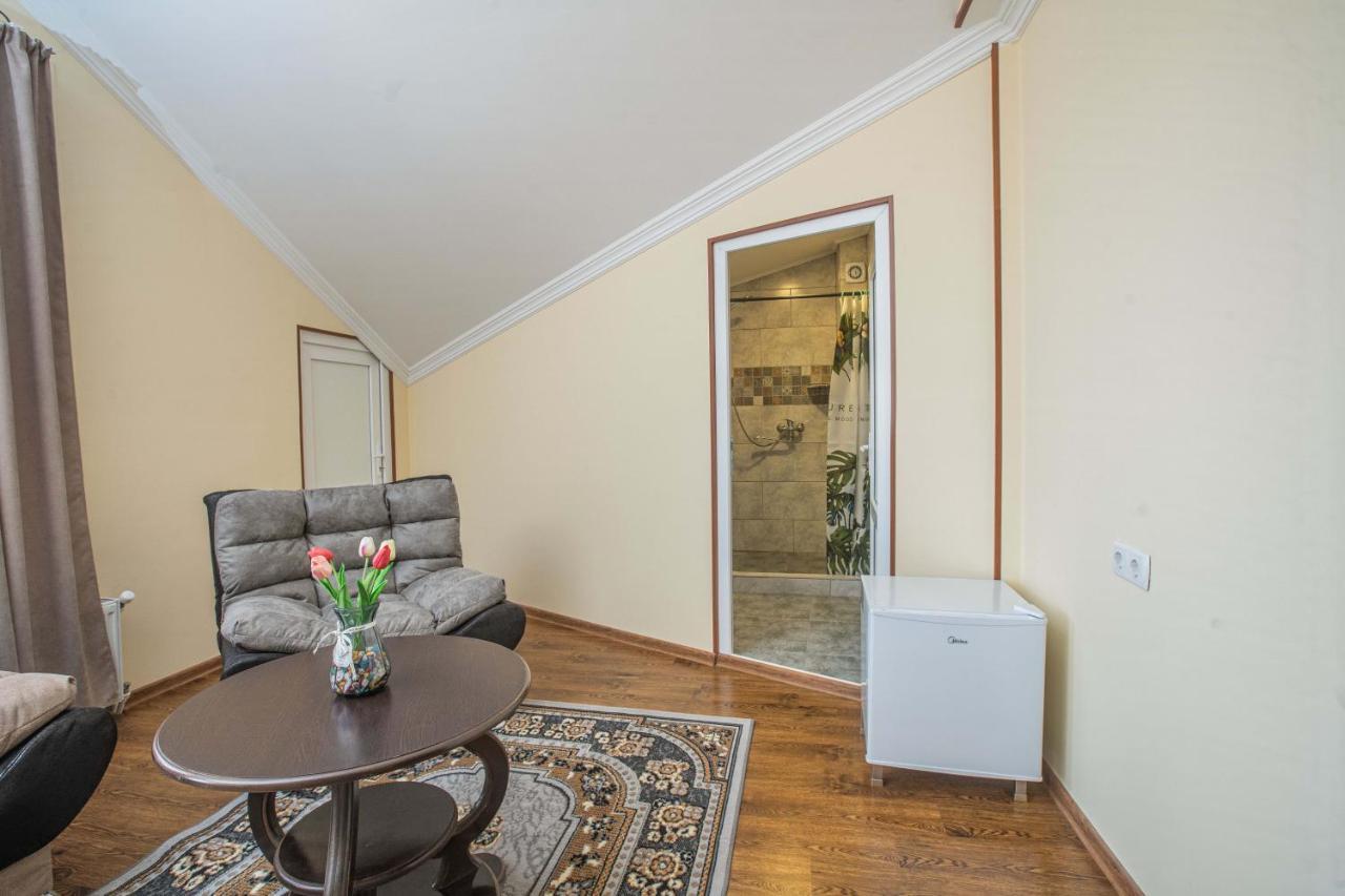 Telav Holl Hotel Telavi Eksteriør billede